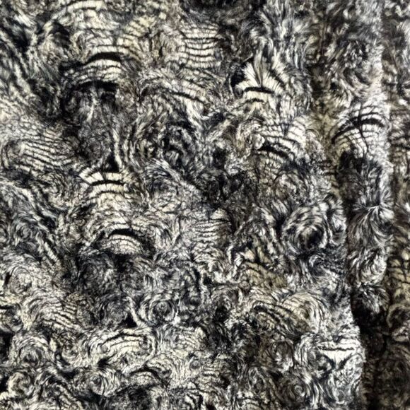 CHICO’S (1) Aimey Gray Black Cream Swirl Soft Faux Fur 3/4 Sleeve Jacket Size 8 - Picture 5 of 12